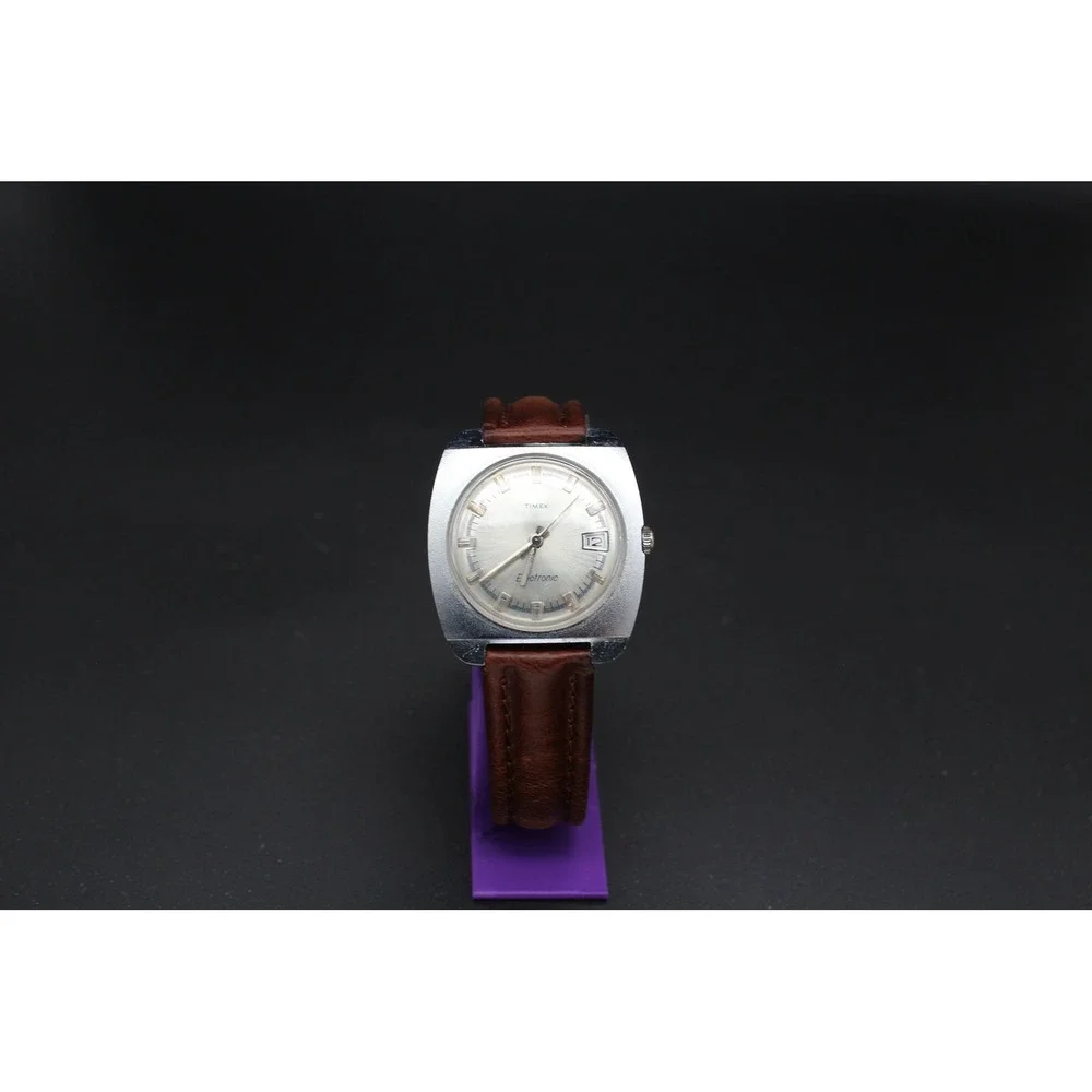 Vintage 1970s Timex Electronic Date Watch 36.5mm Silver Dial Runs